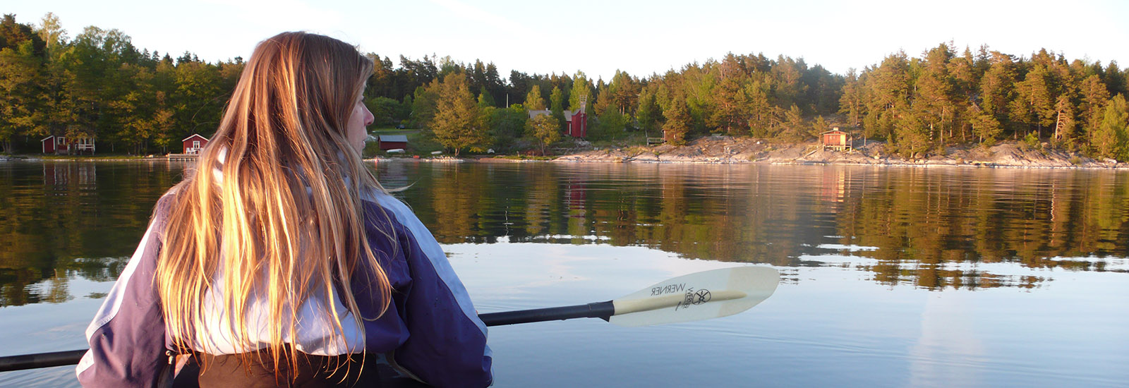 canoe and paddles